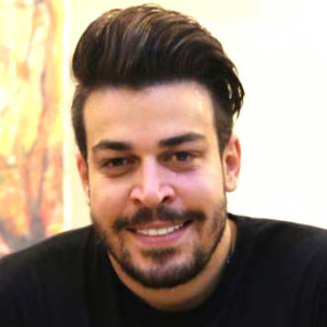 میلاد اکبری
