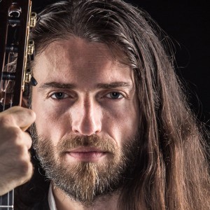  استاس تون / Estas Tonne
