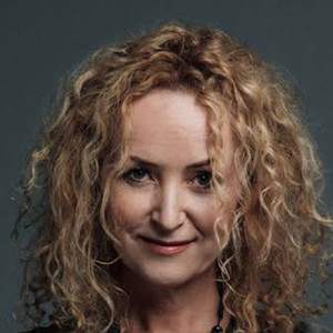 فینوآلا شری / Fionnuala Sherry
